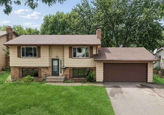 2nd image of 1613 Lyn Curve Ave N, Minneapolis, MN 55411 | MLS# 7109736