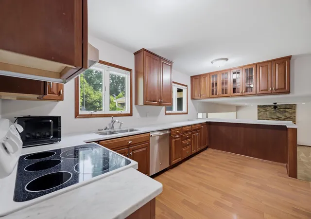 5th image of 14308 Wedgeway Ct, Eden Prairie, MN 55346 | MLS# 7109739