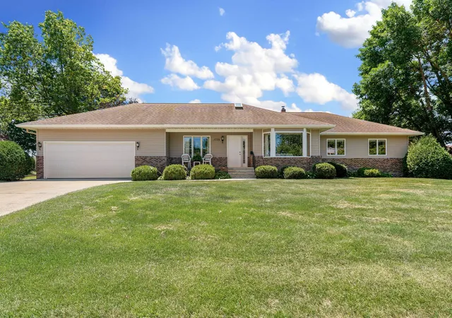 1st image of 1775 Greenhaven Ln Ne, Owatonna, MN 55060 | MLS# 7109743