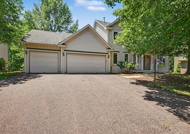 Photo 1 of Single family home for sale at 3850 Jamestown Curv, Saint Paul, MN 55129 | MLS# 7109758 | Listing updated on 2026-08-28