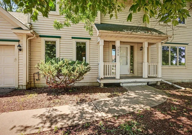 Photo 3 of Single family home for sale at 3850 Jamestown Curv, Saint Paul, MN 55129 | MLS# 7109758 | Listing updated on 2026-08-28