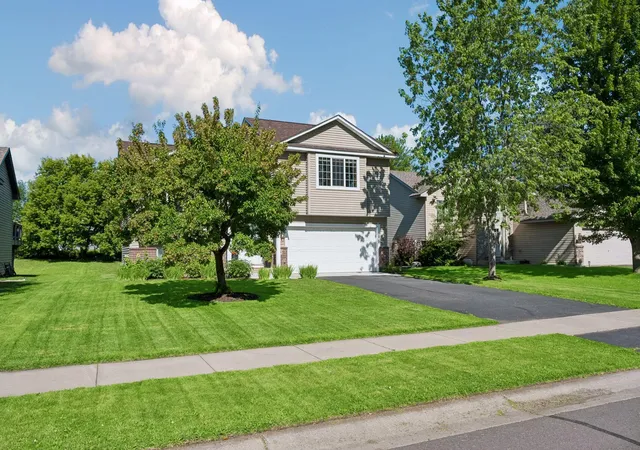 2nd image of 7795 Lamont Ave Ne, Albertville, MN 55301 | MLS# 7109778