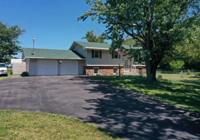 Single family home for sale at 5276 392nd Street, North Branch, MN 55056 | MLS# 7109788