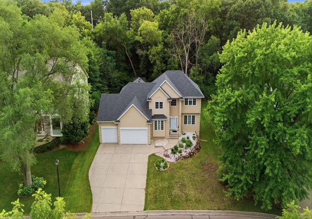 Photo 2 of Single family home for sale at 15016 Viewcrest Ln, Burnsville, MN 55306 | MLS# 7109802 | Listing updated on 2026-08-15
