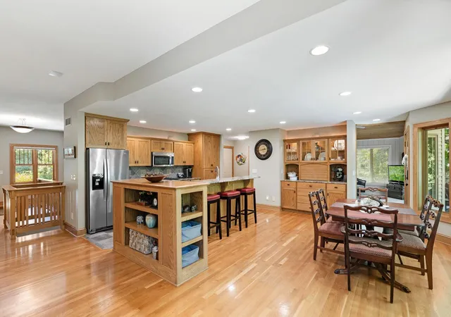 2nd image of 2934 Canyon Rd, Chaska, MN 55318 | MLS# 7109816
