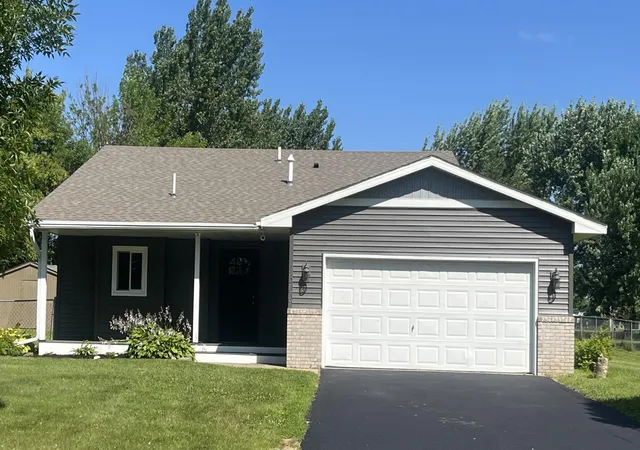 1st image of 1300 Honeysuckle Ln Se, Cambridge, MN 55008 | MLS# 7109820