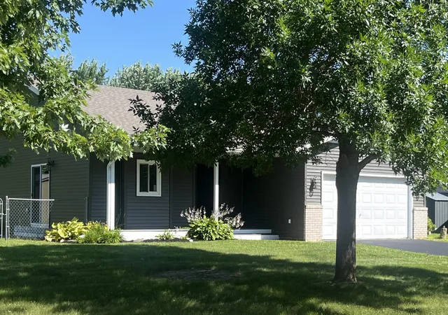 2nd image of 1300 Honeysuckle Ln Se, Cambridge, MN 55008 | MLS# 7109820