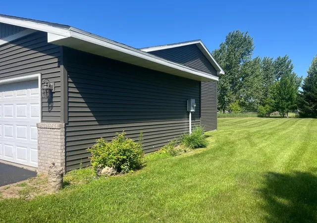 4th image of 1300 Honeysuckle Ln Se, Cambridge, MN 55008 | MLS# 7109820