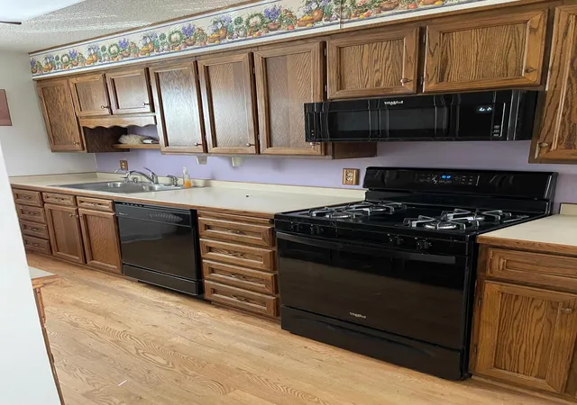 5th image of 415 10Th Ave Sw, Austin, MN 55912 | MLS# 7109838