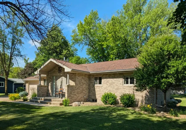Photo 3 of Single family home for sale at 611 N 12th Street, Montevideo, MN 56265 | MLS# 7109846 | Listing updated on 2026-09-12