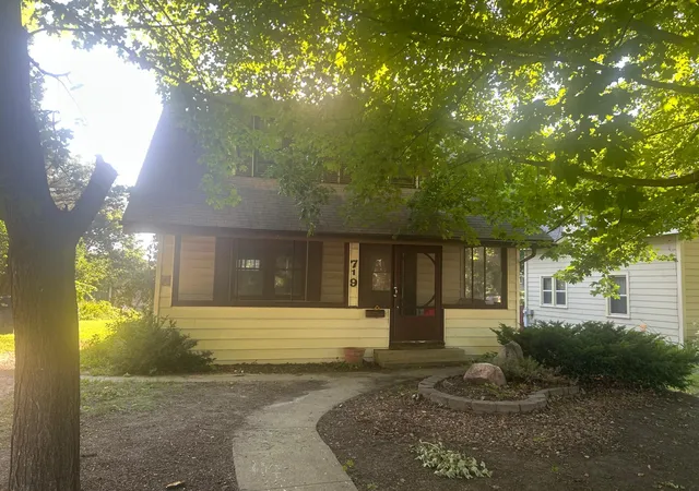 1st image of 719 N Union Ave, Fergus Falls, MN 56537 | MLS# 7109847