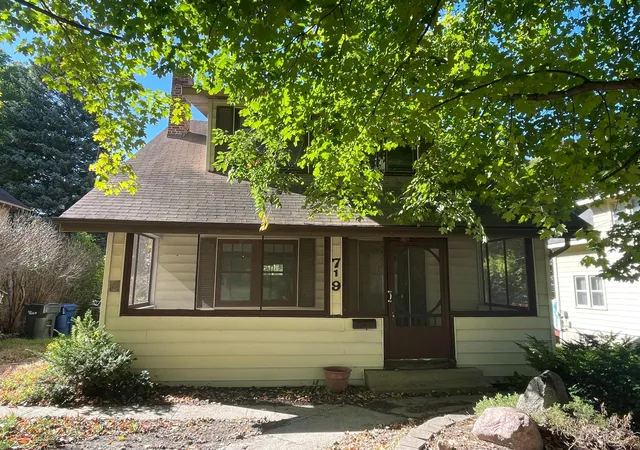 Photo 2 of Single family home for sale at 719 N Union Ave, Fergus Falls, MN 56537 | MLS# 7109847 | Listing updated on 2026-10-05