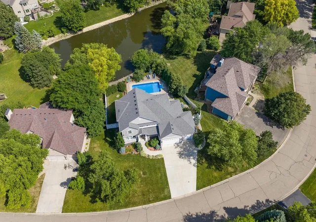 Photo 3 of Sale Pending at 4650 Vinewood Ln N, Minneapolis, MN 55442 | MLS# 7109849 | Listing updated on 2026-07-20