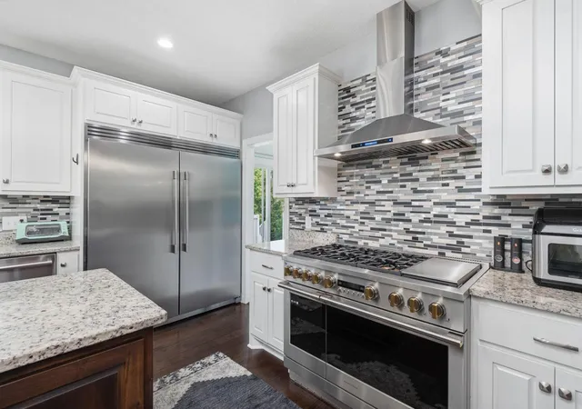 Photo 4 of Sale Pending at 4650 Vinewood Ln N, Minneapolis, MN 55442 | MLS# 7109849 | Listing updated on 2026-07-20