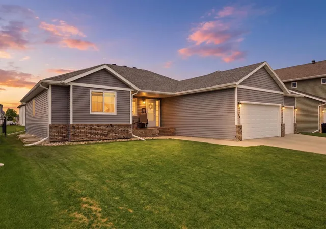 2nd image of 219 6th St E, Horace, ND 58047 | MLS# 7109853