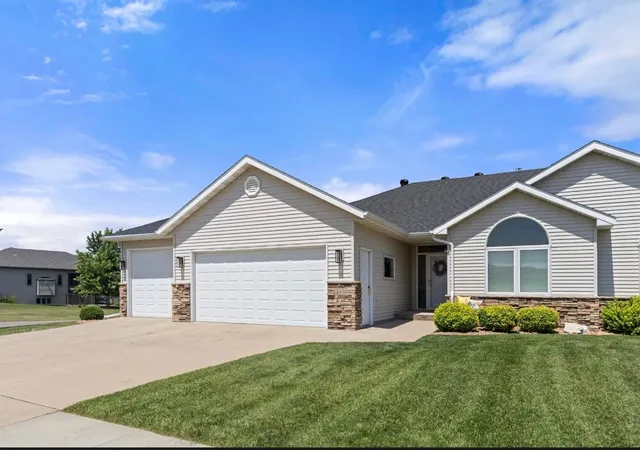 Photo 2 of Townhouse for sale at 3410 Village Green Dr, Moorhead, MN 56560 | MLS# 7109874 | Listing updated on 2026-09-05