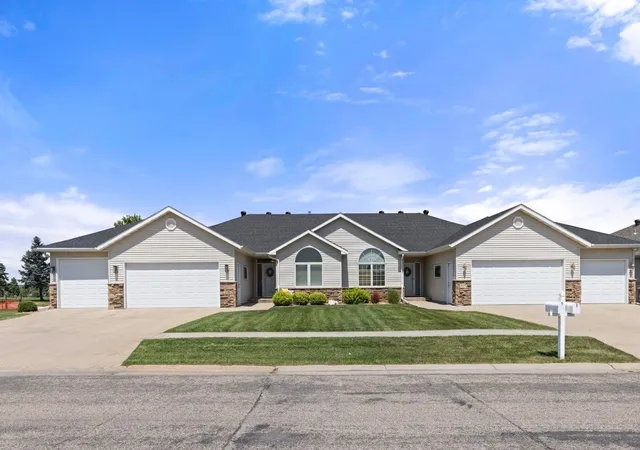 Photo 3 of Townhouse for sale at 3410 Village Green Dr, Moorhead, MN 56560 | MLS# 7109874 | Listing updated on 2026-09-05