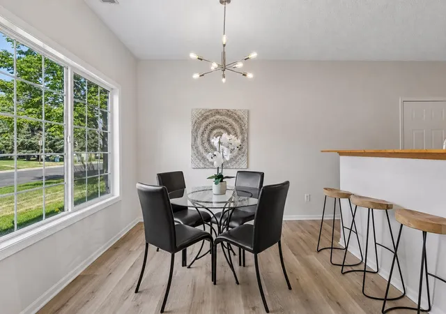2nd image of 1336 Yorkshire Ln, Shakopee, MN 55379 | MLS# 7109891