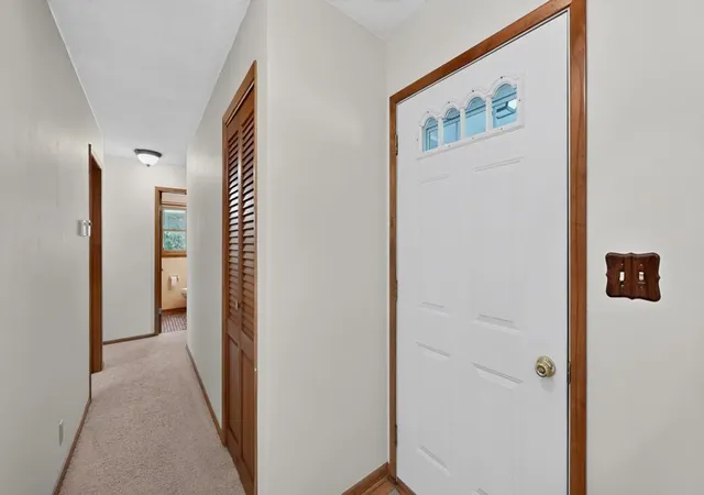 Photo 3 of Single family home for sale at 302 Garden Rd, Albert Lea, MN 56007 | MLS# 7109902 | Listing updated on 2026-10-05