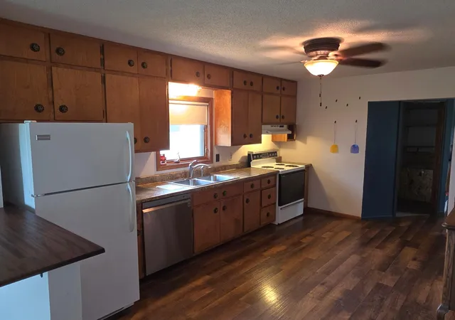 Photo 3 of Single family home for sale at 1868 240th Avenue, Granada, MN 56039 | MLS# 7109903 | Listing updated on 2026-08-21