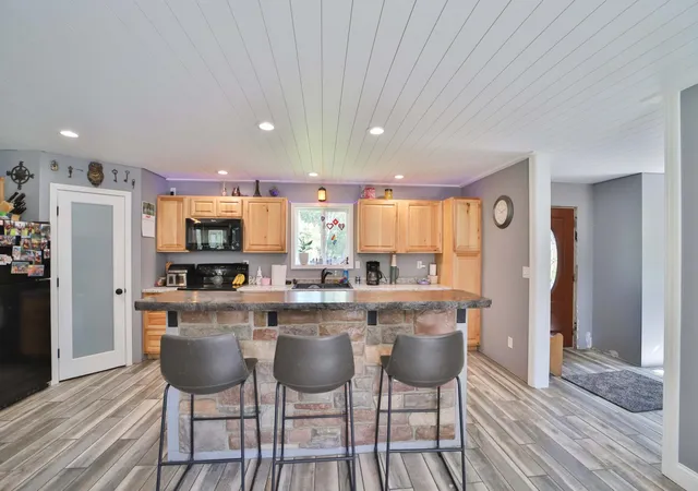 Photo 3 of Single family home for sale at 1040 Big Bear Trl Sw, Brainerd, MN 56401 | MLS# 7109914 | Listing updated on 2026-08-07
