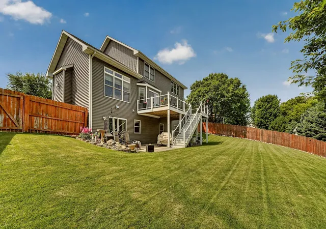 Photo 3 of Sale Pending at 2721 Boulder Ridge Dr Nw, Rochester, MN 55901 | MLS# 7109927 | Listing updated on 2026-08-17