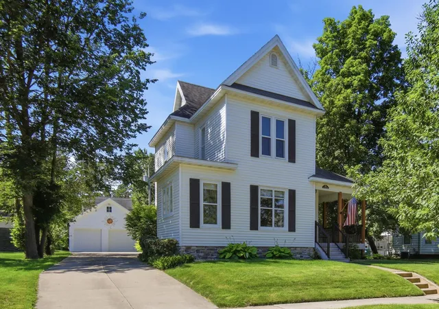 1st image of 515 E Vine St, Owatonna, MN 55060 | MLS# 7109928