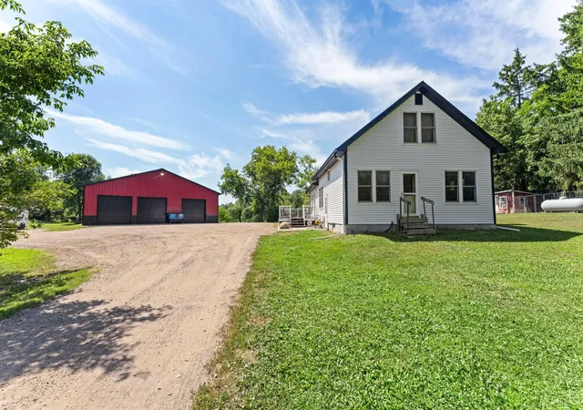 Single family home for sale at 42550 Cedarcrest Trl, Harris, MN 55032 | MLS# 7109942