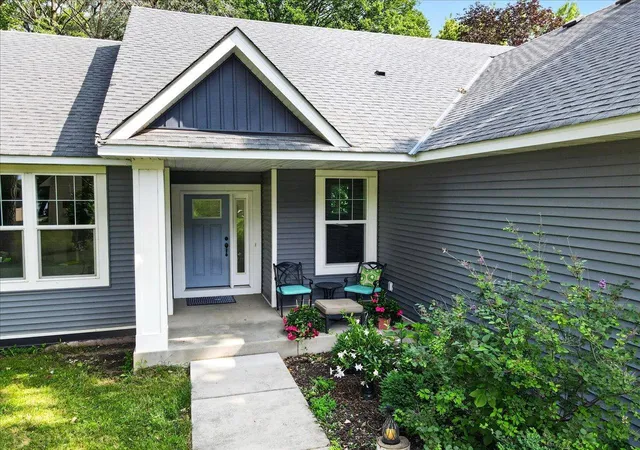 1st image of 3129 Vale Cir Sw, Prior Lake, MN 55372 | MLS# 7109950