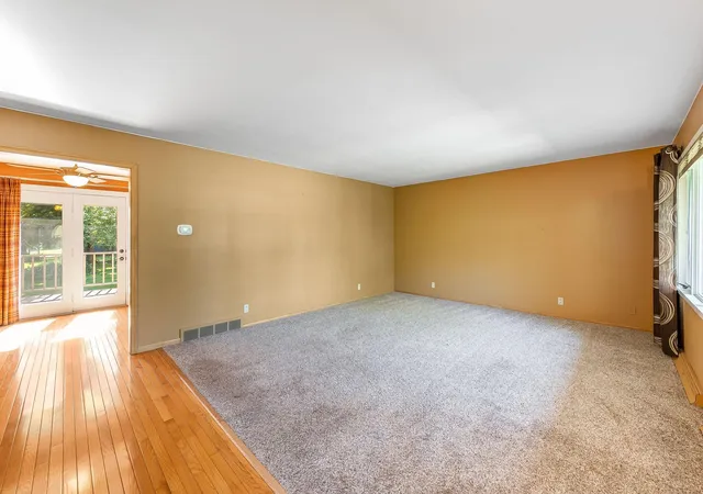 Photo 3 of Sale Pending at 1024 Holden Pl, Fairmont, MN 56031 | MLS# 7109960 | Listing updated on 2026-09-03