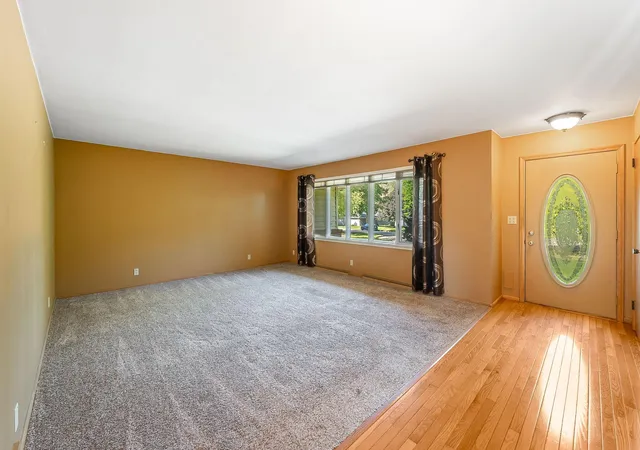 Photo 4 of Sale Pending at 1024 Holden Pl, Fairmont, MN 56031 | MLS# 7109960 | Listing updated on 2026-09-03
