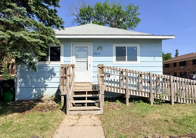 1st image of 1205 6th Ave, Worthington, MN 56187 | MLS# 7109968