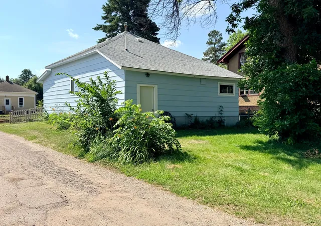 Photo 3 of Sale Pending at 1205 6th Avenue, Worthington, MN 56187 | MLS# 7109968 | Listing updated on 2026-09-21