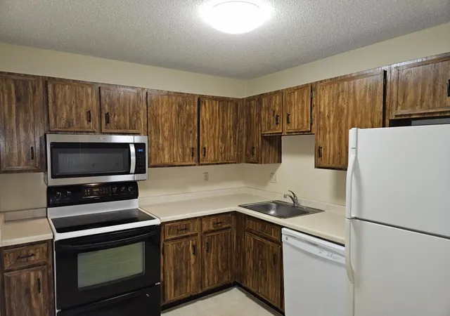 Photo 2 of Condo for sale at 1855 Silver Bell Rd #314, Saint Paul, MN 55122 | MLS# 7109978 | Listing updated on 2026-08-28