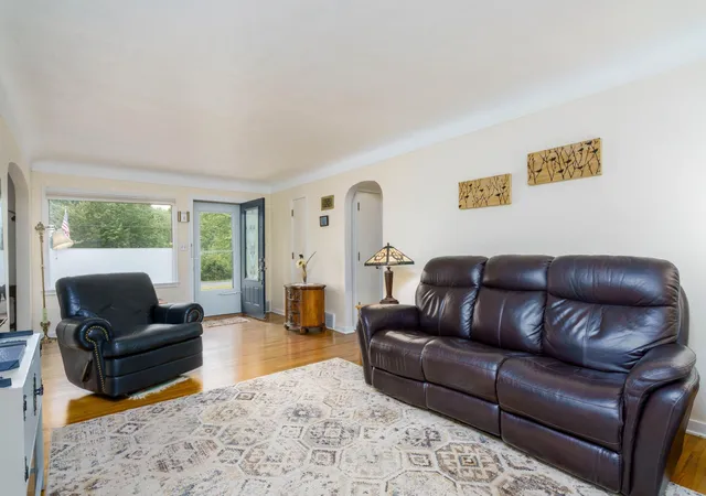 Photo 4 of Sale Pending at 1274 Amble Rd, Saint Paul, MN 55112 | MLS# 7110009 | Listing updated on 2026-09-30