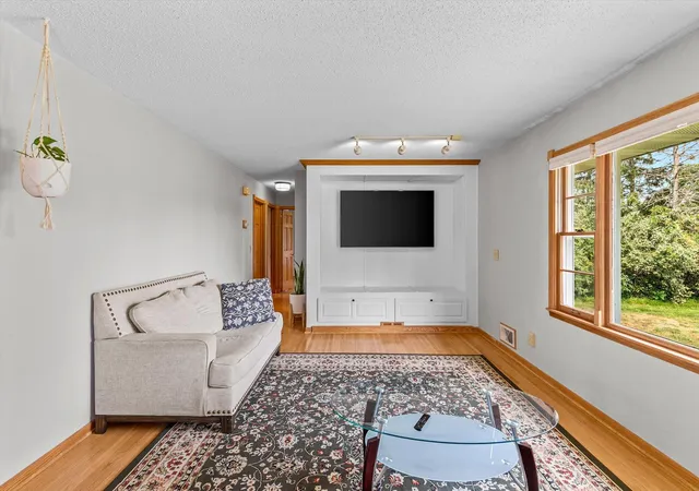 Photo 4 of Single family home for sale at 1166 Main St, Circle Pines, MN 55014 | MLS# 7110014 | Listing updated on 2026-08-11