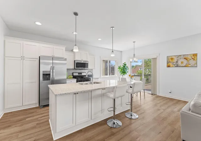 Photo 1 of Single family home for sale at 10730 Knollwood Ln, Saint Paul, MN 55129 | MLS# 7110036 | Listing updated on 2026-08-19