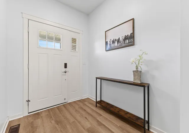 Photo 4 of Single family home for sale at 10730 Knollwood Ln, Saint Paul, MN 55129 | MLS# 7110036 | Listing updated on 2026-08-19