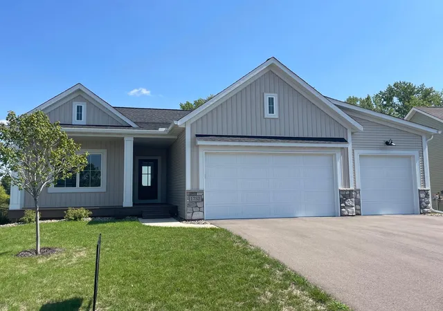 2nd image of 1732 Spruce St, Farmington, MN 55024 | MLS# 7110047