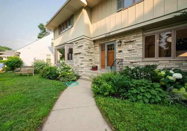 3rd image of 4609 Coffey Ln, Minneapolis, MN 55406 | MLS# 7110062
