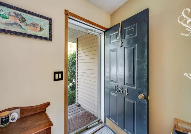 Photo 2 of Sale Pending at 684 Shoreacres Dr, Fairmont, MN 56031 | MLS# 7110083 | Listing updated on 2026-08-21