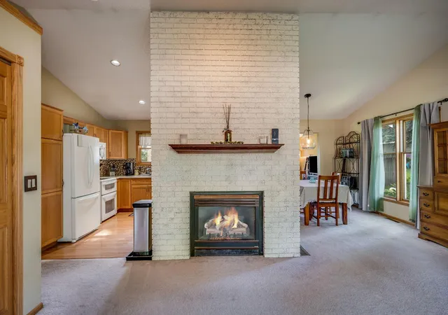 Photo 3 of Sale Pending at 684 Shoreacres Dr, Fairmont, MN 56031 | MLS# 7110083 | Listing updated on 2026-08-21