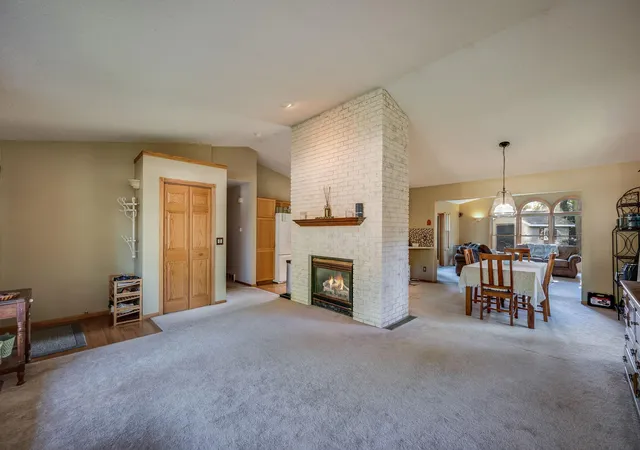 Photo 3 of Sale Pending at 684 Shoreacres Dr, Fairmont, MN 56031 | MLS# 7110083 | Listing updated on 2026-08-21