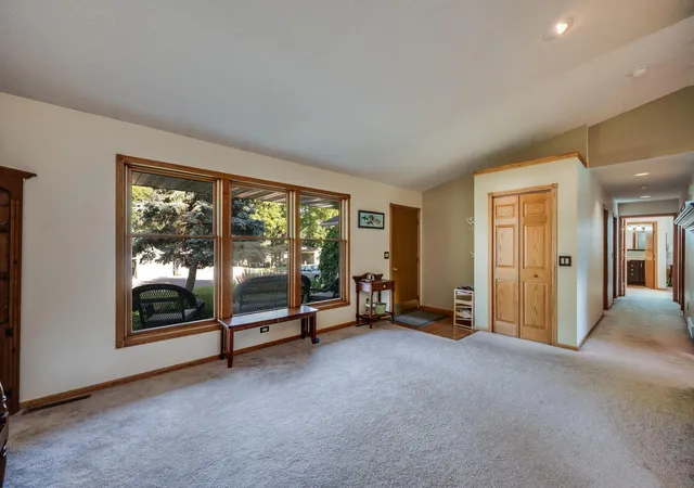 Photo 4 of Sale Pending at 684 Shoreacres Dr, Fairmont, MN 56031 | MLS# 7110083 | Listing updated on 2026-08-21