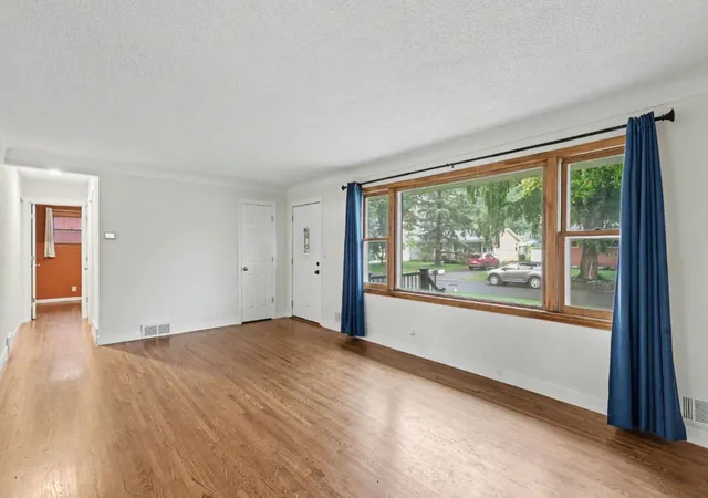 Photo 3 of Single family home for sale at 4858 Carolyn Ln, Saint Paul, MN 55110 | MLS# 7110094 | Listing updated on 2026-10-06