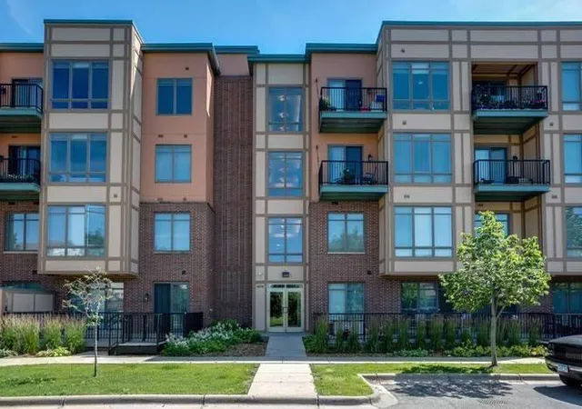 Photo 3 of Condo for sale at 1070 Grandview Ct NE #415, Minneapolis, MN 55421 | MLS# 7110125 | Listing updated on 2026-08-27