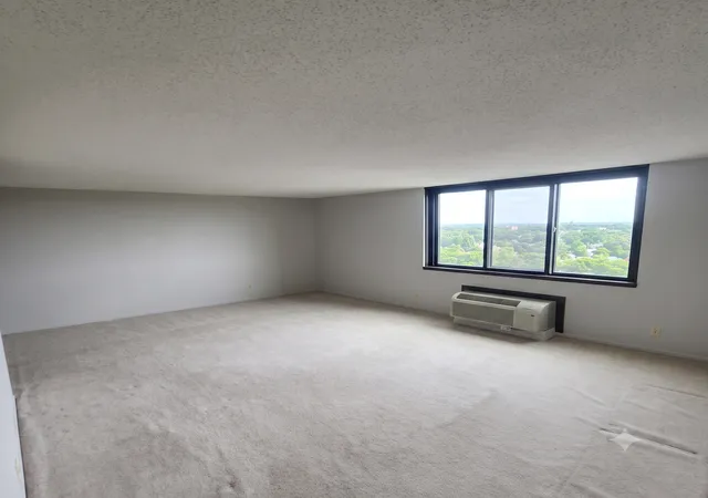 Photo 2 of Condo for sale at 1181 Edgcumbe Rd #1412, Saint Paul, MN 55105 | MLS# 7110137 | Listing updated on 2026-08-19