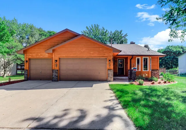 1st image of 11831 Kerry St Nw, Minneapolis, MN 55433 | MLS# 7110148