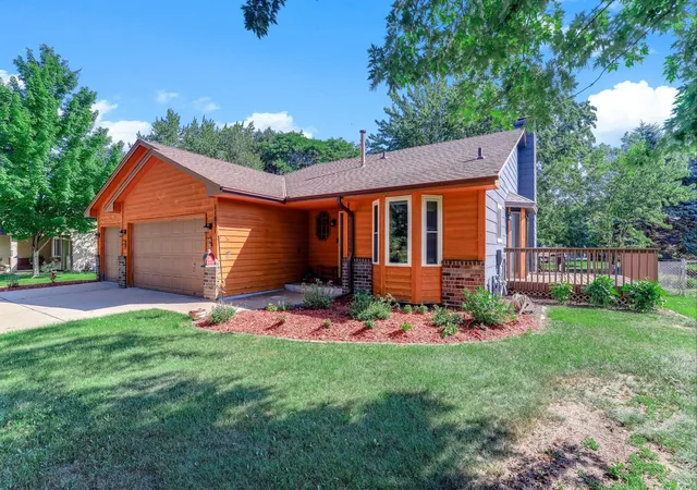 2nd image of 11831 Kerry St Nw, Minneapolis, MN 55433 | MLS# 7110148