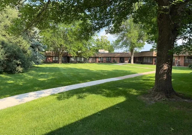 2nd image of 909 Luther Pl, Albert Lea, MN 56007